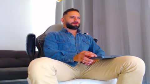 Snapshot of esteban7984068 chatting on November 18, 2025, 4:55 pm esteban online show from November 18, 2025, 4:55 pm