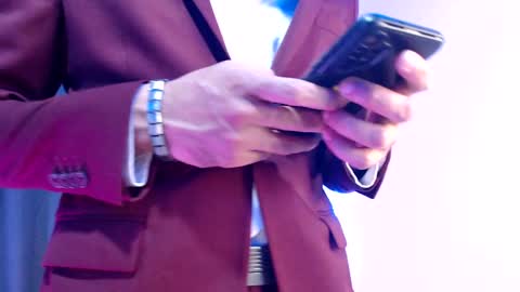 Esteban Fernandez online show from December 18, 2024, 8:42 am