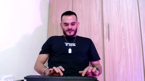 Esteban Fernandez online show from January 26, 2025, 4:20 am