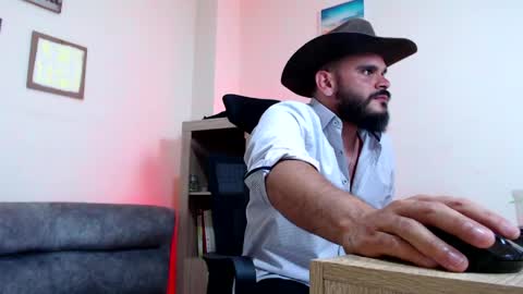 Esteban Fernandez online show from May 5, 2026, 8:44 am