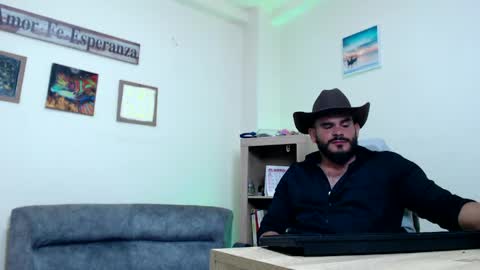 Esteban Fernandez online show from May 7, 2026, 6:30 am