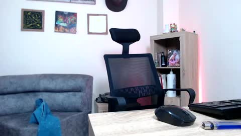 Esteban Fernandez online show from June 8, 2026, 3:51 am