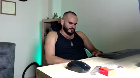 Esteban Fernandez online show from June 28, 2026, 4:40 am