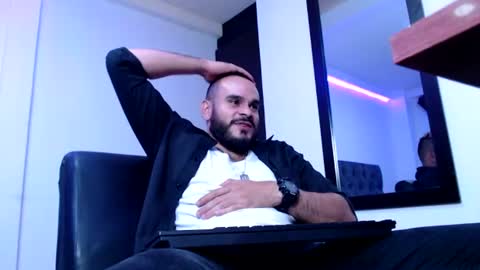 Esteban Fernandez online show from August 3, 2026, 7:18 am