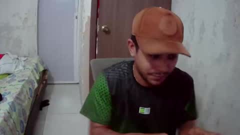 Snapshot of esteban_verg chatting on March 27, 2026, 10:20 pm wailer1996 online show from March 27, 2026, 10:20 pm