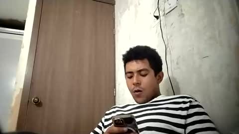 Snapshot of esteban_verg chatting on April 3, 2026, 9:02 pm wailer1996 online show from April 3, 2026, 9:02 pm