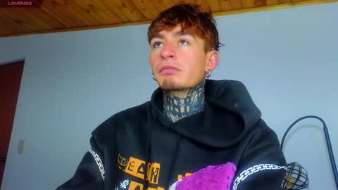 Esteban independent model online show from December 4, 2025, 11:08 am