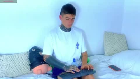Snapshot of estebanchar_ chatting on May 25, 2026, 9:43 pm Esteban independent model online show from May 25, 2026, 9:43 pm