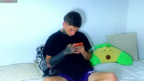 Snapshot of estebanchar_ chatting on May 27, 2026, 5:10 pm Esteban independent model online show from May 27, 2026, 5:10 pm