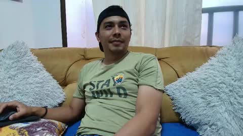 Esteban online show from October 12, 2025, 10:31 pm