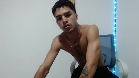 Snapshot of estebanjm22 chatting on March 30, 2026, 10:49 am Esteban online show from March 30, 2026, 10:49 am