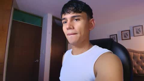 Esteban online show from October 22, 2025, 10:48 am