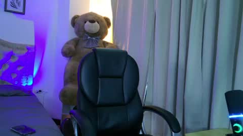 Snapshot of estebanperez_ chatting on June 16, 2026, 7:16 pm Esteban online show from June 16, 2026, 7:16 pm