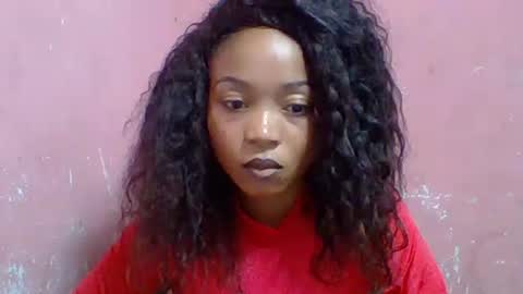 estelah20 online show from October 20, 2025, 8:37 am