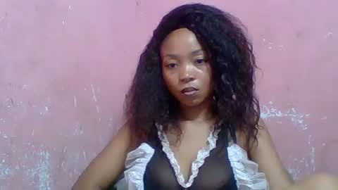 estelah20 online show from October 30, 2025, 8:16 am