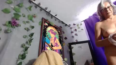 estelamaris online show from December 2, 2024, 2:52 pm