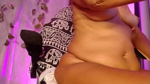 estelamaris online show from February 7, 2025, 2:08 am