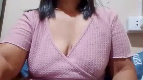 Snapshot of estella_babe chatting on April 15, 2026, 12:23 pm estella_babe online show from April 15, 2026, 12:23 pm