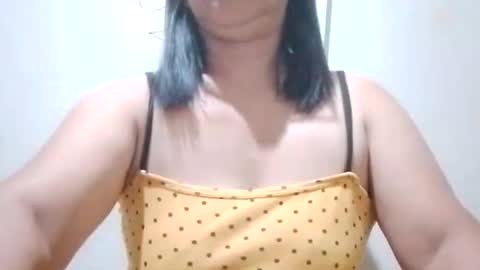 Snapshot of estella_babe chatting on April 20, 2026, 7:37 pm estella_babe online show from April 20, 2026, 7:37 pm