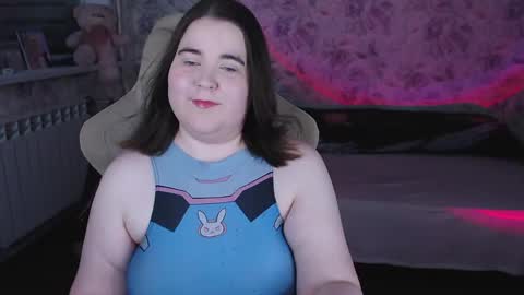 estelle_hicks online show from April 12, 2026, 6:46 pm