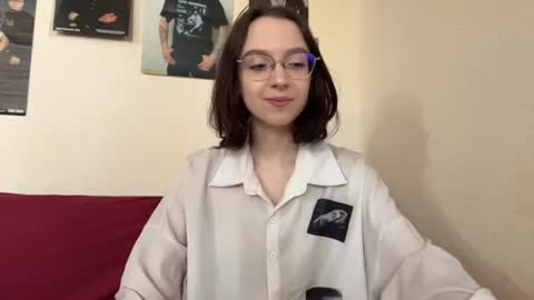 Snapshot of estellezdebski chatting on June 10, 2026, 4:17 pm estellezdebski online show from June 10, 2026, 4:17 pm