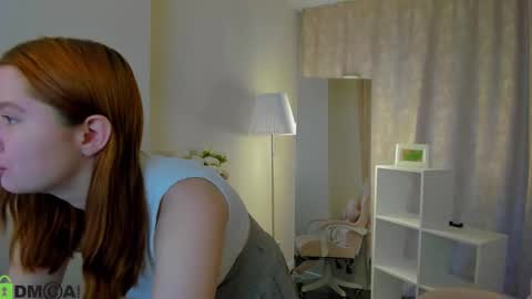 Snapshot of ester_rabin chatting on September 9, 2025, 12:54 am Ester online show from September 9, 2025, 12:54 am