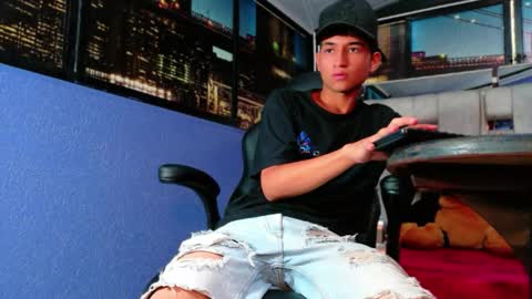 estevenbrown1 online show from March 3, 2026, 12:44 pm