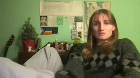 Snapshot of esthergreyplus chatting on January 28, 2025, 2:43 am Esther Grey online show from January 28, 2025, 2:43 am