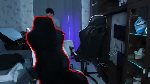 LOUIS online show from February 25, 2025, 9:09 am