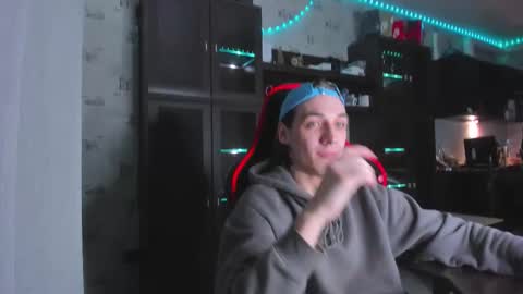 LOUIS online show from October 14, 2025, 9:15 pm