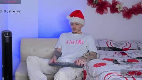 Snapshot of estivenvel chatting on December 24, 2024, 7:00 pm estivenvel online show from December 24, 2024, 7:00 pm