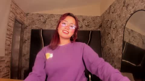 estrella05_ online show from February 18, 2025, 2:05 am