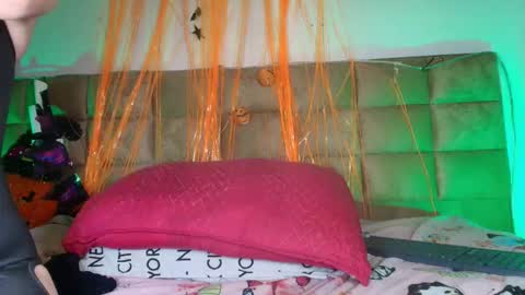 Estrella online show from October 21, 2025, 11:55 am