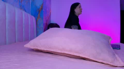 Snapshot of estrella_hanks_ chatting on May 27, 2026, 11:51 am Estrella online show from May 27, 2026, 11:51 am