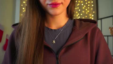 Snapshot of estrellabecnel chatting on December 18, 2025, 9:21 pm Anna online show from December 18, 2025, 9:21 pm