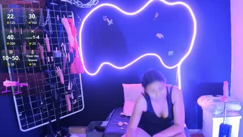 Cloe and Megan online show from October 6, 2025, 7:11 pm