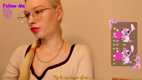 Snapshot of esty_siela chatting on October 26, 2025, 5:30 pm lets get to know each other better in pm  online show from October 26, 2025, 5:30 pm