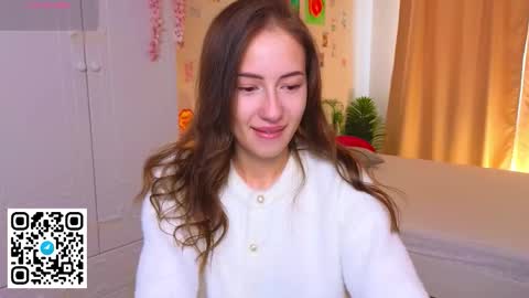 esyameglin online show from September 17, 2025, 2:13 am