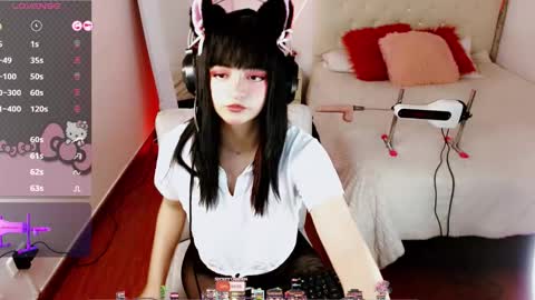 Moon online show from November 17, 2025, 8:36 pm