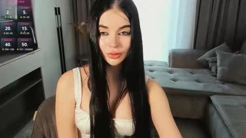 Snapshot of eternalsigh chatting on October 16, 2025, 9:21 am Hi there Im Emma online show from October 16, 2025, 9:21 am