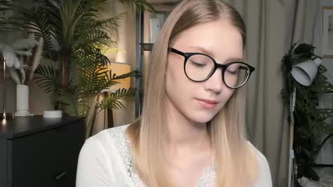 Natalie online show from October 24, 2025, 5:48 am