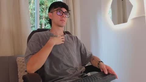 etham_wolf1 online show from April 11, 2026, 6:12 pm