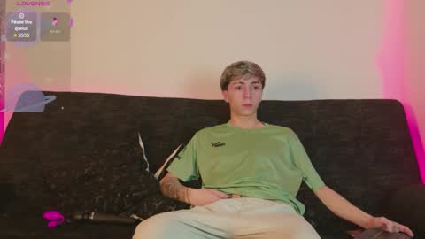 Snapshot of ethan_and_ava chatting on June 4, 2026, 2:39 am ethan and ava online show from June 4, 2026, 2:39 am
