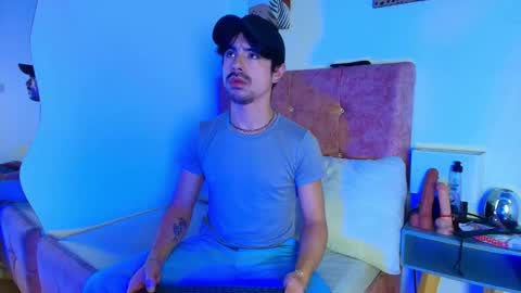 ethan  online show from January 7, 2026, 3:31 am