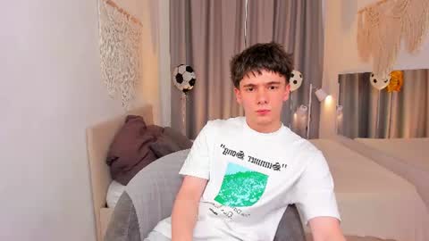 Snapshot of ethan_crowe chatting on July 9, 2026, 3:38 pm Ethan online show from July 9, 2026, 3:38 pm