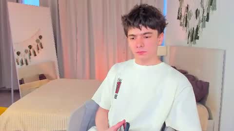 Snapshot of ethan_crowe chatting on July 28, 2026, 3:54 pm Ethan online show from July 28, 2026, 3:54 pm