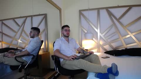 ethan_greys online show from December 5, 2025, 4:32 am