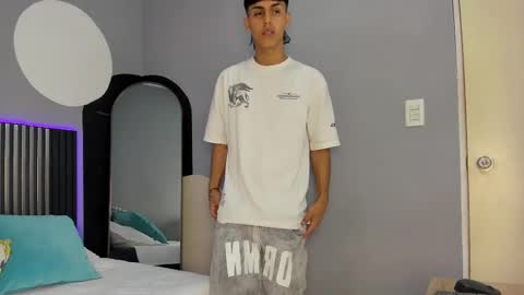 E T H A N  online show from January 17, 2026, 7:39 pm