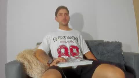 Snapshot of ethan_mullers1 chatting on February 8, 2025, 7:05 pm Ethan Muller online show from February 8, 2025, 7:05 pm