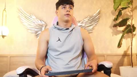 ethan_occonor online show from November 26, 2025, 1:01 pm